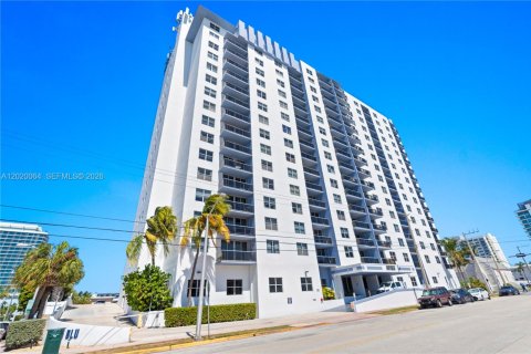 Copropriété à louer à Miami Beach, Floride: 1 chambre, 85.66 m2 № 2153727 - photo 3