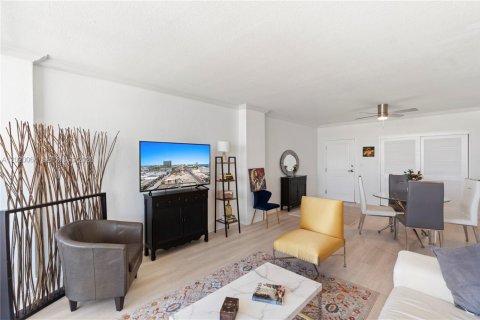 Copropriété à louer à Miami Beach, Floride: 1 chambre, 85.66 m2 № 2153727 - photo 17