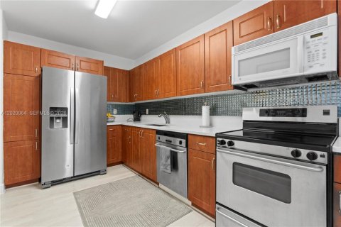 Copropriété à louer à Miami Beach, Floride: 1 chambre, 85.66 m2 № 2153727 - photo 4