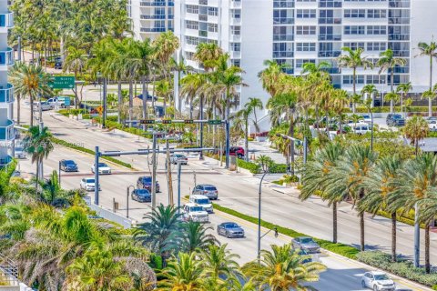 Condominio en venta en Hallandale Beach, Florida, 1 dormitorio, 80.82 m2 № 2075185 - foto 6