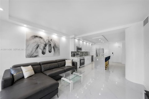 Condominio en venta en Hallandale Beach, Florida, 1 dormitorio, 80.82 m2 № 2075185 - foto 21