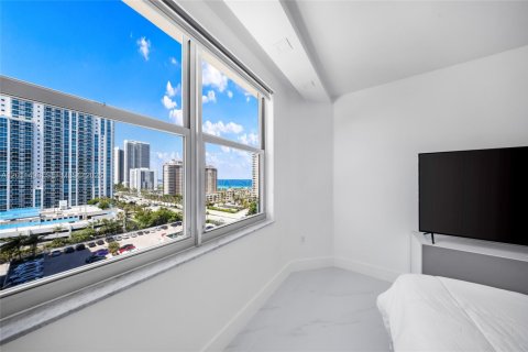 Condominio en venta en Hallandale Beach, Florida, 1 dormitorio, 80.82 m2 № 2075185 - foto 30