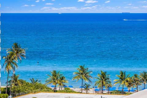 Condominio en venta en Hallandale Beach, Florida, 1 dormitorio, 80.82 m2 № 2075185 - foto 3
