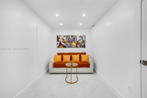 Condominio en venta en Hallandale Beach, Florida, 1 dormitorio, 80.82 m2 № 2075185 - foto 16
