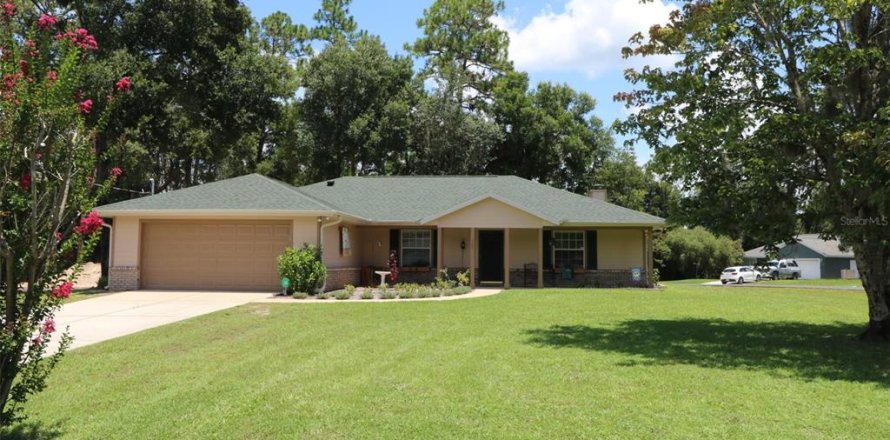 Villa ou maison à Silver Springs Shores, Floride 3 chambres, 181.62 m2 № 1436137