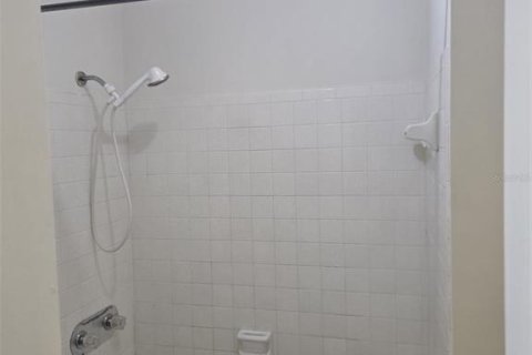 Condominio en alquiler en Winter Haven, Florida, 2 dormitorios, 117.06 m2 № 2093604 - foto 13