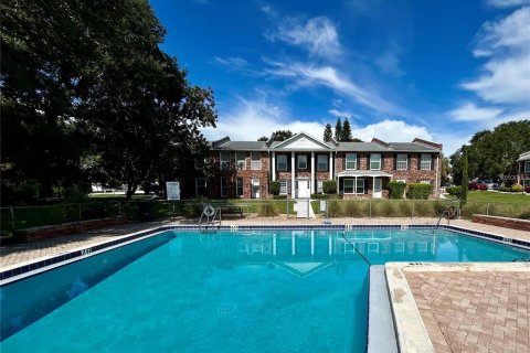 Condominio en Winter Haven, Florida, 2 dormitorios  № 2093604