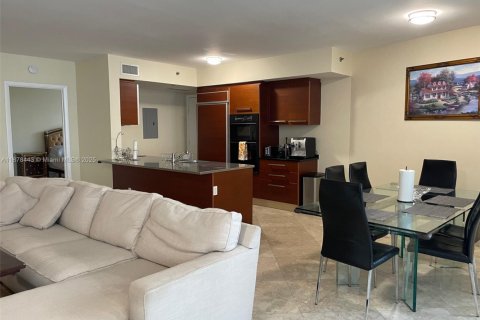 Condo in Hallandale Beach, Florida, 2 bedrooms  № 1929843 - photo 7