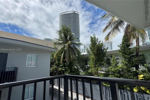 Apartamento en alquiler en Miami Beach, Florida, 2 dormitorios, 111.48 m2 № 1941719 - foto 11