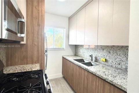 Apartamento en alquiler en Miami Beach, Florida, 2 dormitorios, 111.48 m2 № 1941719 - foto 5