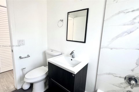 Apartamento en alquiler en Miami Beach, Florida, 2 dormitorios, 111.48 m2 № 1941719 - foto 10
