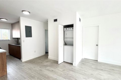 Apartamento en alquiler en Miami Beach, Florida, 2 dormitorios, 111.48 m2 № 1941719 - foto 3