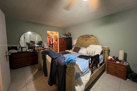 Condo in Miami, Florida, 2 bedrooms  № 1892994 - photo 9