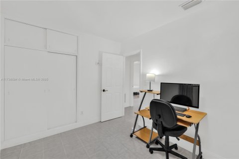 Villa ou maison à vendre à North Miami, Floride: 3 chambres, 168.06 m2 № 1763934 - photo 21