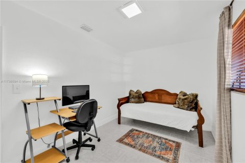 Villa ou maison à vendre à North Miami, Floride: 3 chambres, 168.06 m2 № 1763934 - photo 19