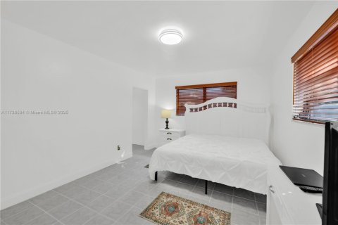 Villa ou maison à vendre à North Miami, Floride: 3 chambres, 168.06 m2 № 1763934 - photo 23