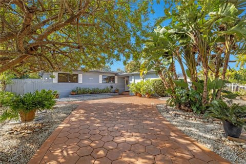 Villa ou maison à vendre à North Miami, Floride: 3 chambres, 168.06 m2 № 1763934 - photo 1