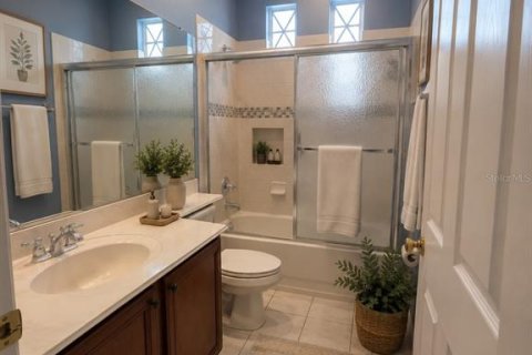 House in Orlando, Florida 4 bedrooms, 306.39 sq.m. № 2121399 - photo 5
