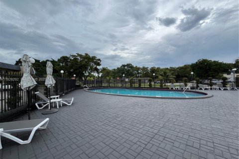 Copropriété à louer à Tamarac, Floride: 2 chambres, 88.16 m2 № 1988331 - photo 12