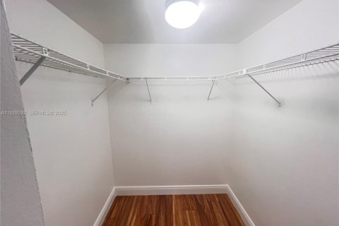 Copropriété à louer à Tamarac, Floride: 2 chambres, 88.16 m2 № 1988331 - photo 7