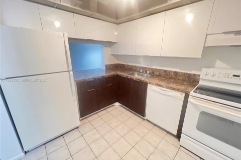 Condo à Tamarac, Floride, 2 chambres № 1988331