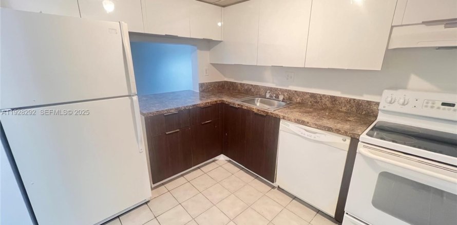 Condo à Tamarac, Floride, 2 chambres  № 1988331