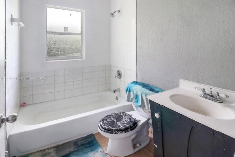 Купить виллу или дом в Форт-Лодердейл, Флорида 4 спальни, 116.69м2, № 1807178 - фото 10