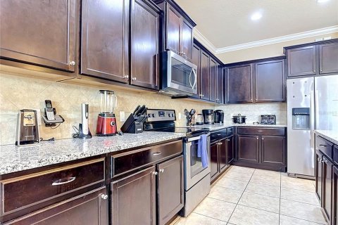 House in Kissimmee, Florida 8 bedrooms, 375.42 sq.m. № 2213444 - photo 12