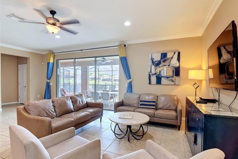 House in Kissimmee, Florida 8 bedrooms, 375.42 sq.m. № 2213444 - photo 15
