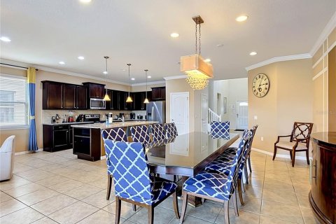 House in Kissimmee, Florida 8 bedrooms, 375.42 sq.m. № 2213444 - photo 5