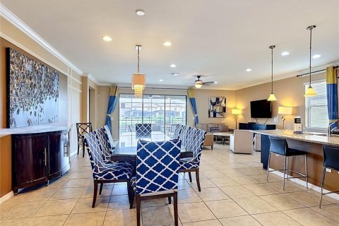 House in Kissimmee, Florida 8 bedrooms, 375.42 sq.m. № 2213444 - photo 4