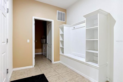 House in Kissimmee, Florida 8 bedrooms, 375.42 sq.m. № 2213444 - photo 3