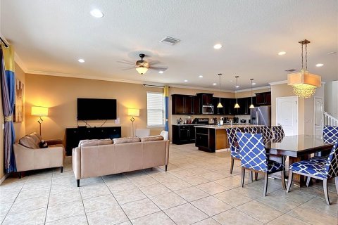 House in Kissimmee, Florida 8 bedrooms, 375.42 sq.m. № 2213444 - photo 17