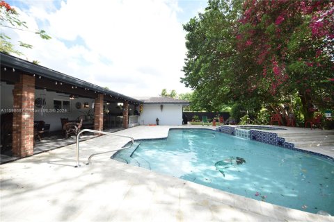 Купить виллу или дом в Майами, Флорида 6 спален, 299.33м2, № 1984244 - фото 13