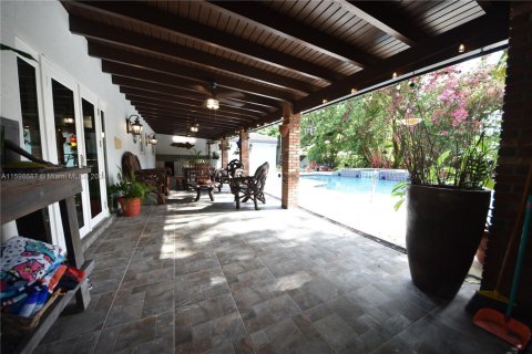 Купить виллу или дом в Майами, Флорида 6 спален, 299.33м2, № 1984244 - фото 29