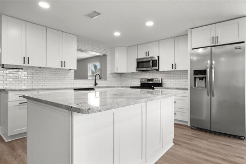 Casa en alquiler en Largo, Florida, 3 dormitorios, 148.36 m2 № 1883542 - foto 6