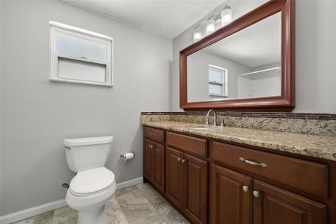 House in Largo, Florida 3 bedrooms, 148.36 sq.m. № 1883542 - photo 17