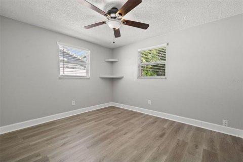 House in Largo, Florida 3 bedrooms, 148.36 sq.m. № 1883542 - photo 19