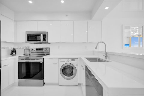 Снять в аренду кондоминиум в Холливуд, Флорида 44.78м2, № 1973728 - фото 10