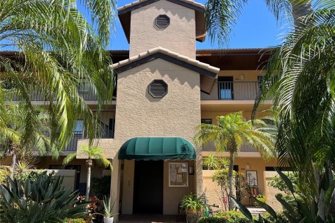 Condo in Sarasota, Florida, 2 bedrooms № 2110767 - photo 3