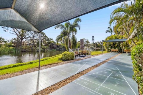 Condo in Sarasota, Florida, 2 bedrooms № 2110767 - photo 27