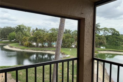 Condo in Sarasota, Florida, 2 bedrooms № 2110767 - photo 23