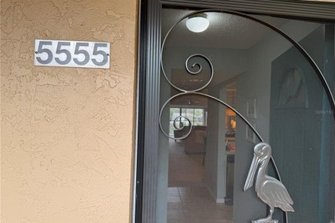 Condo in Sarasota, Florida, 2 bedrooms № 2110767 - photo 4