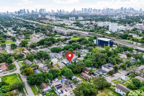 House in Miami, Florida 2 bedrooms, 96.25 sq.m. № 1943520 - photo 21