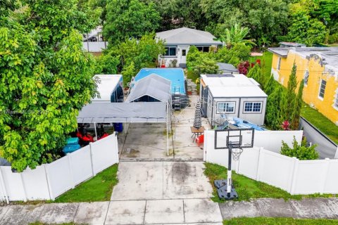 House in Miami, Florida 2 bedrooms, 96.25 sq.m. № 1943520 - photo 23