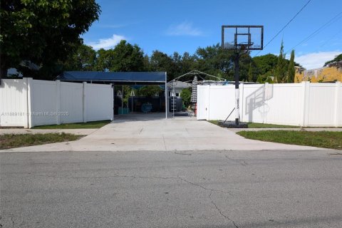 Casa en venta en Miami, Florida, 2 dormitorios, 96.25 m2 № 1943520 - foto 25