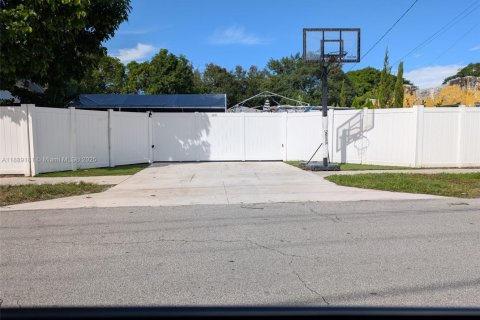 Casa en venta en Miami, Florida, 2 dormitorios, 96.25 m2 № 1943520 - foto 26