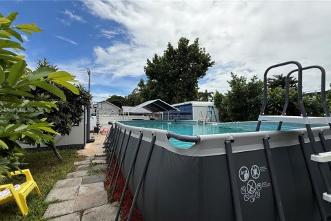 House in Miami, Florida 2 bedrooms, 96.25 sq.m. № 1943520 - photo 2