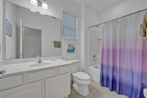 House in Davenport, Florida 9 bedrooms, 372.72 sq.m. № 1732224 - photo 25