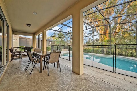 House in Davenport, Florida 9 bedrooms, 372.72 sq.m. № 1732224 - photo 20
